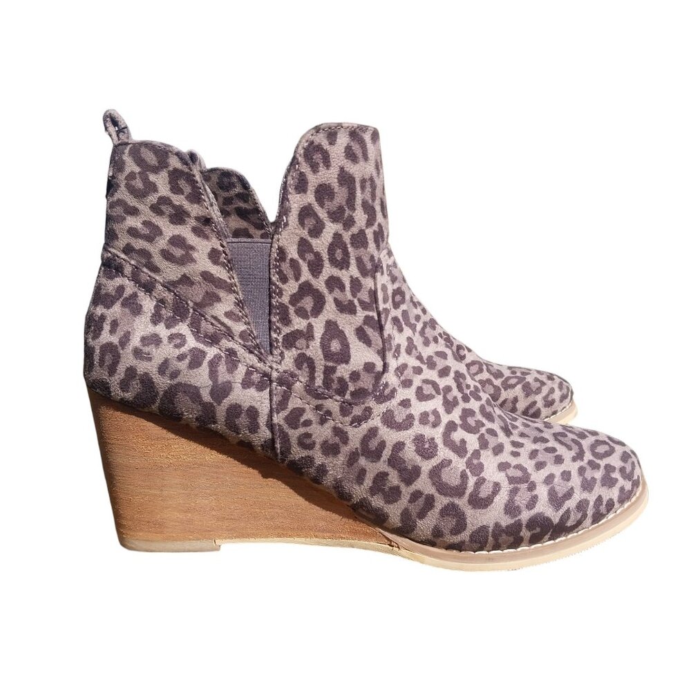 Very G Taupe Leopard Wedge Ankle Booties